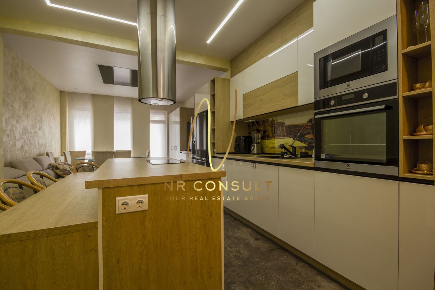 For rent excellent property for connoisseurs of good taste and modern vision near the pedestrian zone of Vitosha Blvd!! -0