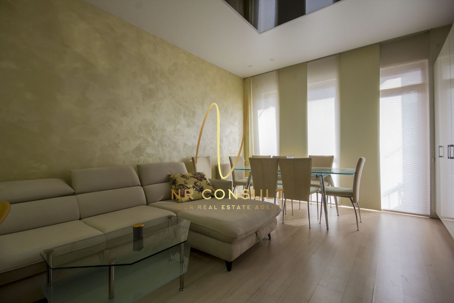 For rent excellent property for connoisseurs of good taste and modern vision near the pedestrian zone of Vitosha Blvd!! -0