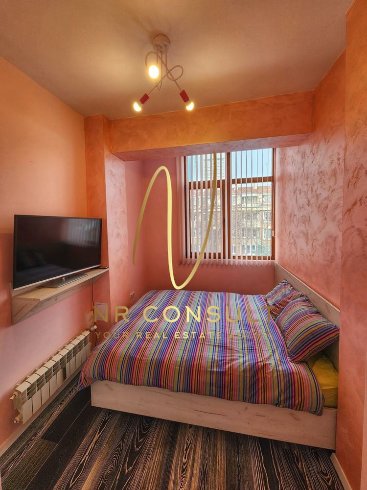 For rent excellent property for connoisseurs of good taste and modern vision near the pedestrian zone of Vitosha Blvd!! -0