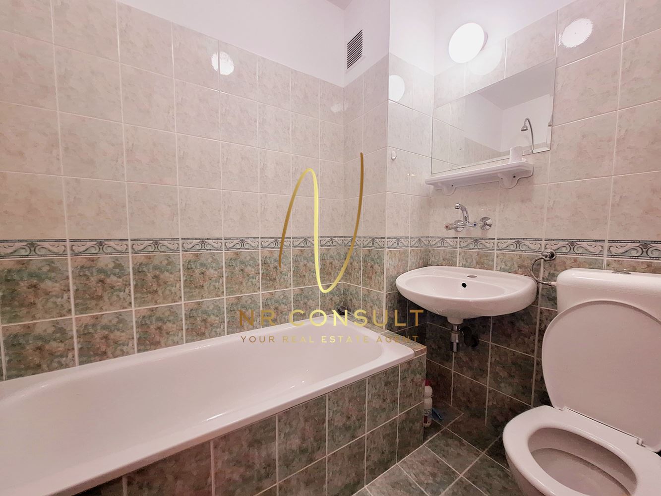 For Rent bright 2 bedroom apartment in Strelbishte district, Cherven rose Str.! -0