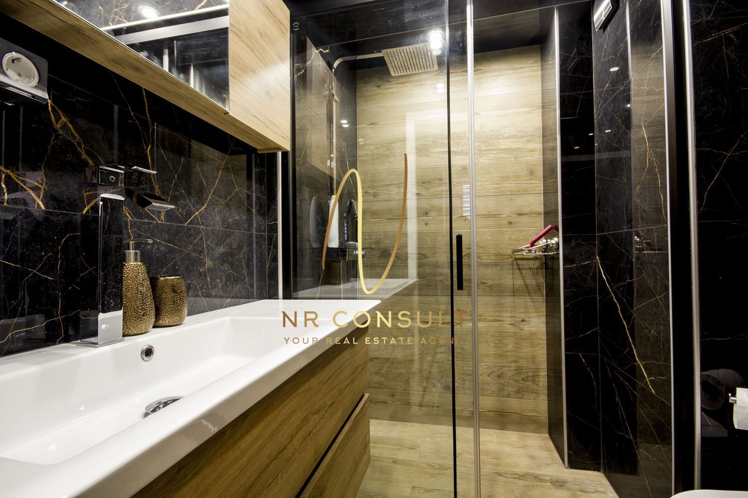 For rent excellent property for connoisseurs of good taste and modern vision near the pedestrian zone of Vitosha Blvd!! -0