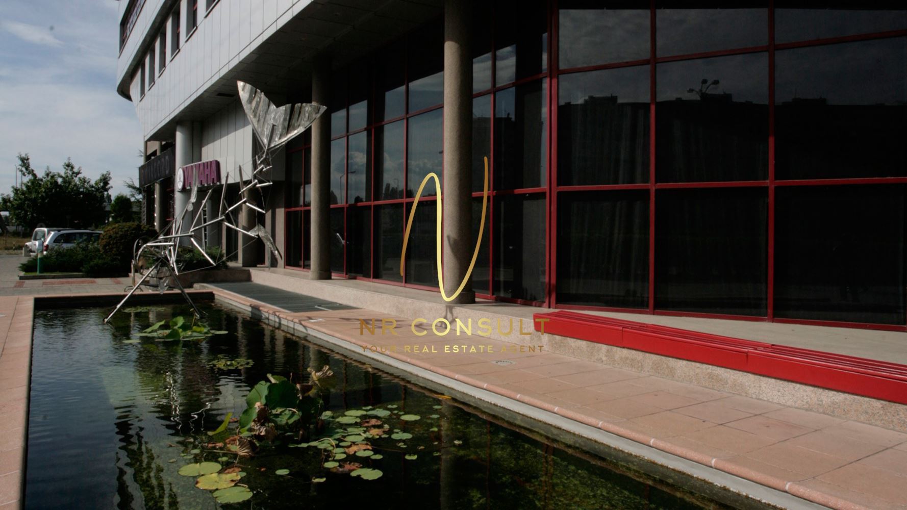 A store suitable for a showroom in a shopping mall in G.C. Friendship near the airport - 0