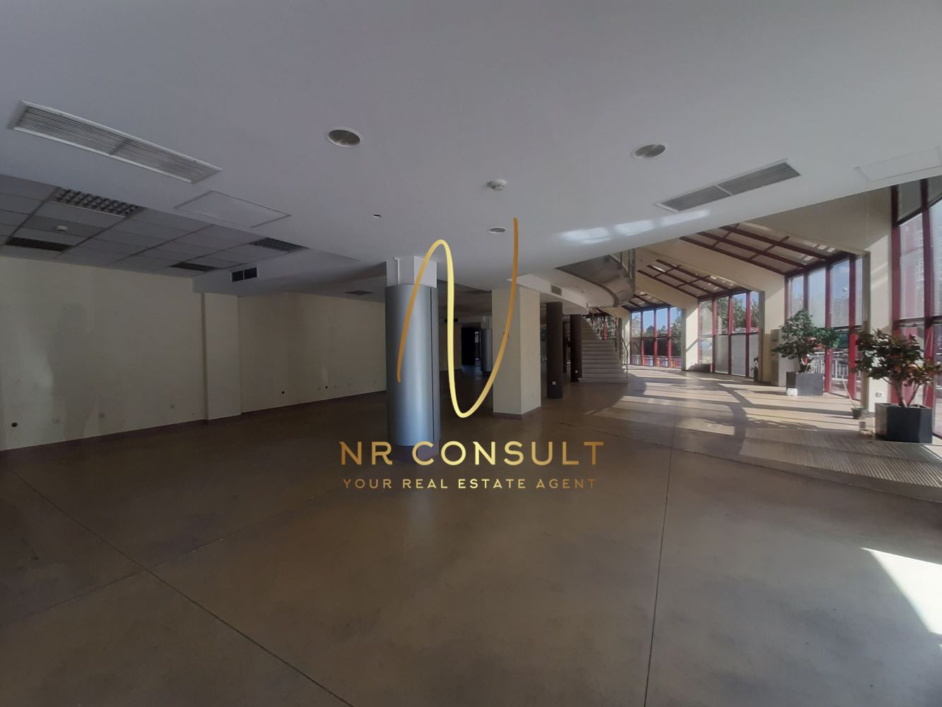 A store suitable for a showroom in a shopping mall in G.C. Friendship near the airport - 0