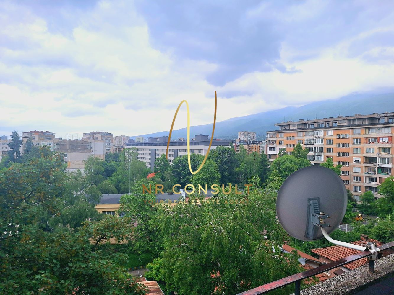 For Rent bright 2 bedroom apartment in Strelbishte district, Cherven rose Str.! -0