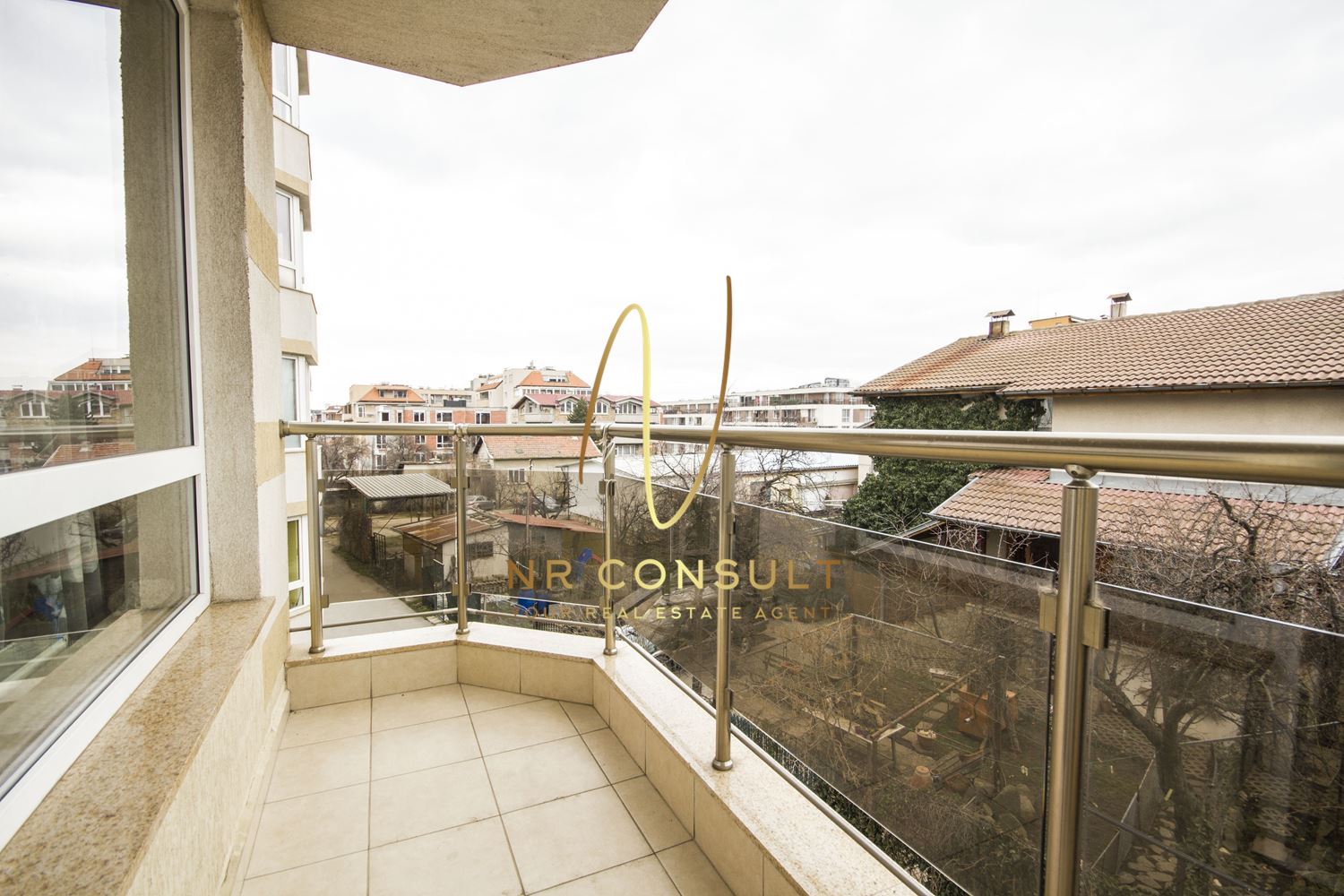Wonderful 2-bedroom apartment for rent next to Bulgaria Blvd.!