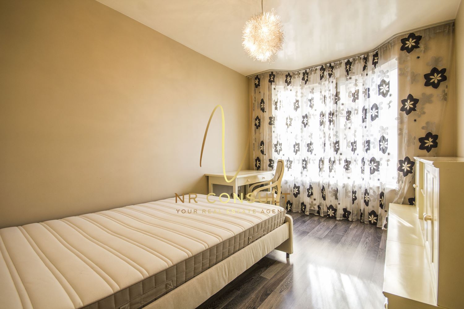 Wonderful 2-bedroom apartment for rent next to Bulgaria Blvd.!