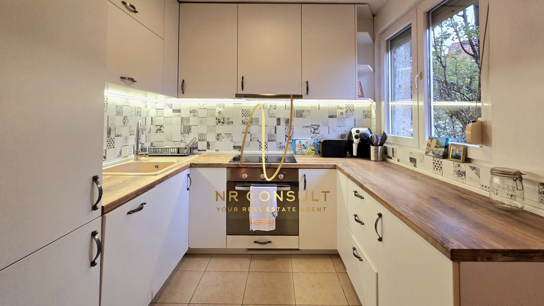 PRIVATE ROOM in an artistic maisonette in the Lagera district near Krasno Selo metro station! - 0