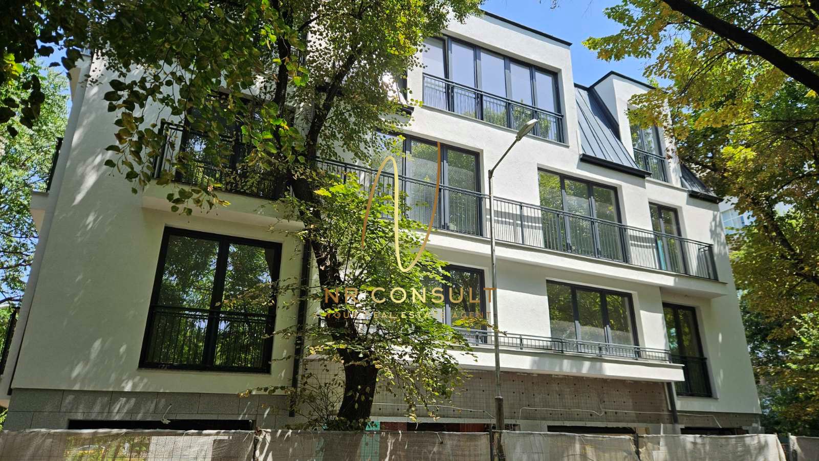 Продажба на нова сграда в стария център на София, на ул. Пордим! - 0