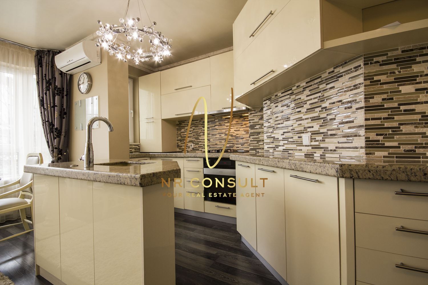 Елегантен 3-стаен апартамент за ценителите на добрия вкус до бул. България! - 0