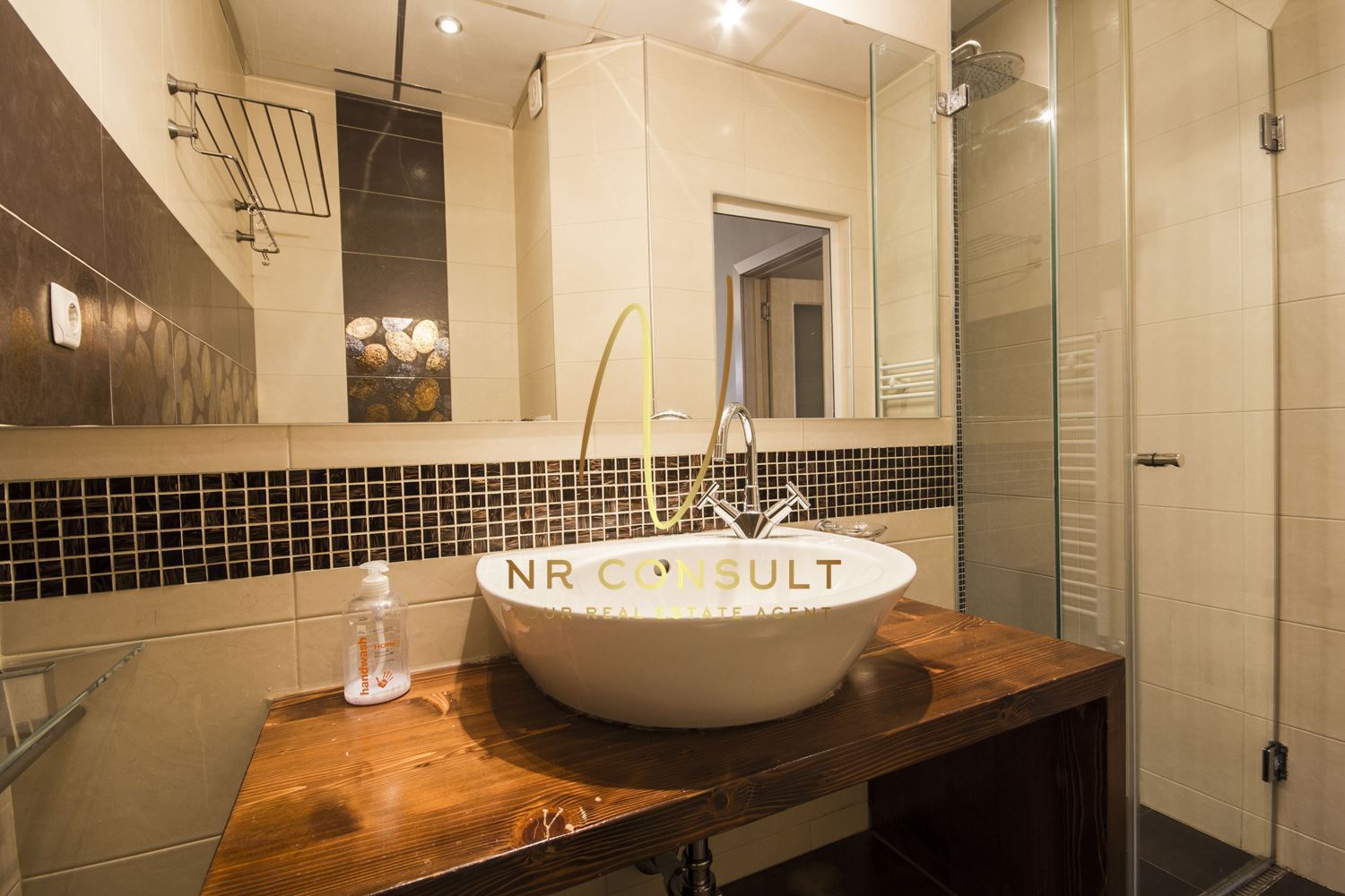 Елегантен 3-стаен апартамент за ценителите на добрия вкус до бул. България! - 0