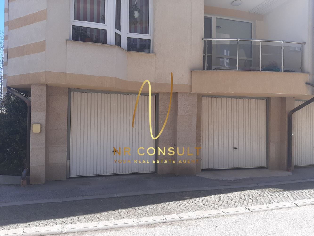 Елегантен 3-стаен апартамент за ценителите на добрия вкус до бул. България! - 0