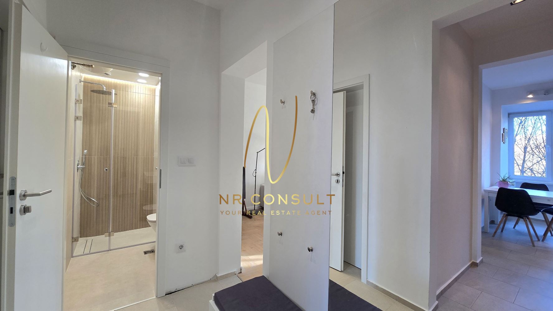 Стил и уют в сърцето на София – 2-стаен апартамент, близо до Софийския Университет! - 0