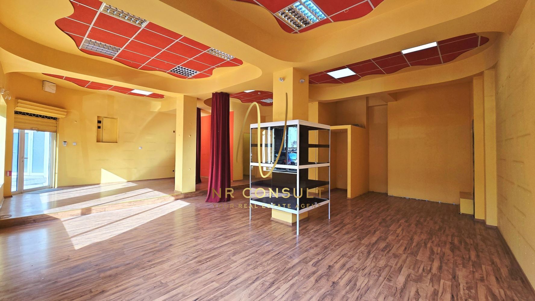 ПРОДАЖБА НА МАГАЗИН В ИДЕАЛНИЯ ЦЕНТЪР НА СОФИЯ! - 0